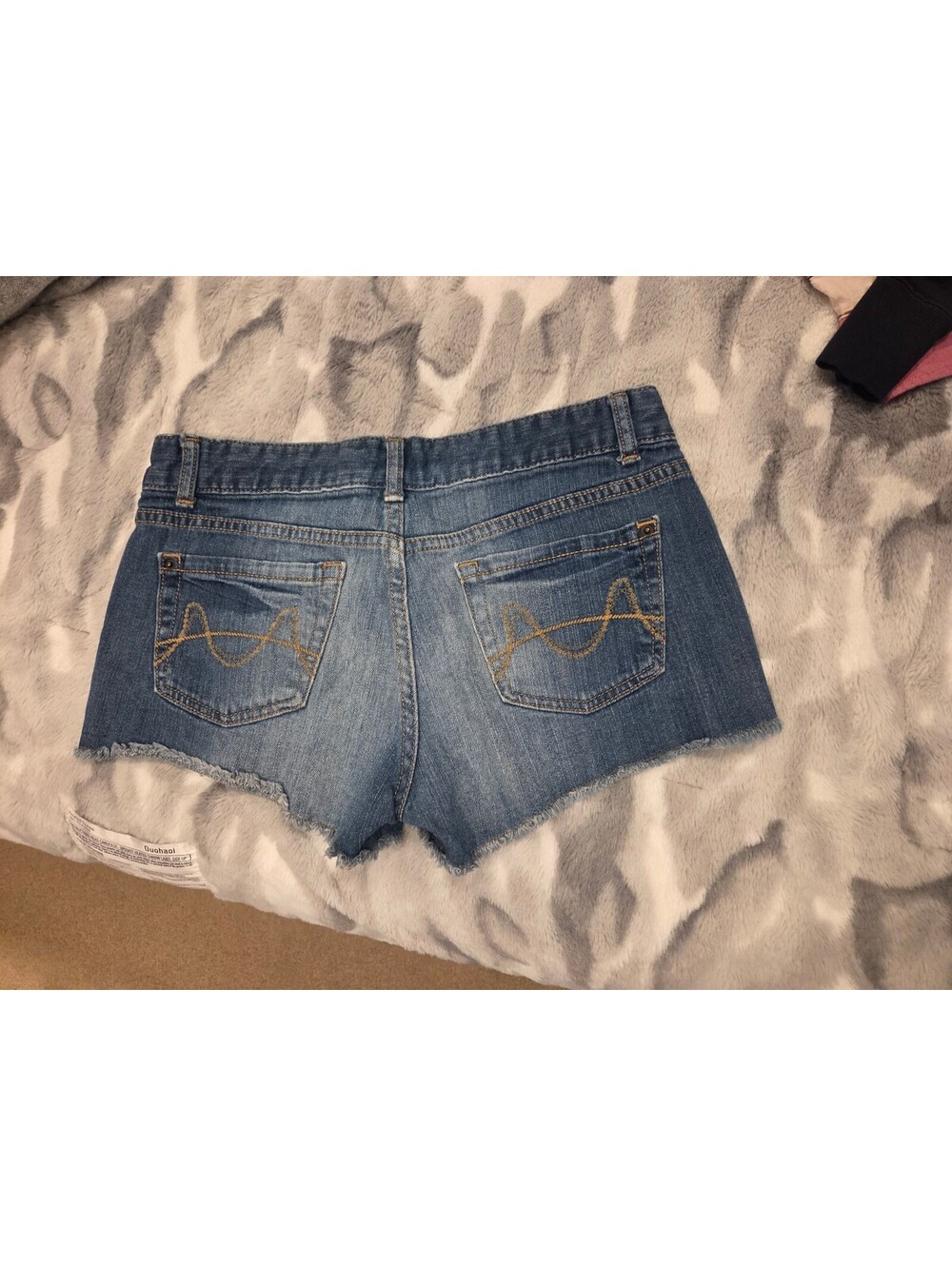 Mossimo Women's Denim Shorts Size 9 - Fit 6 Blue - Picture 4 of 8